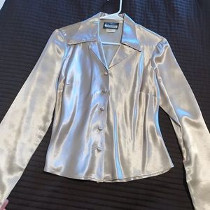 Silky and sexy vintage blouse! ☺️